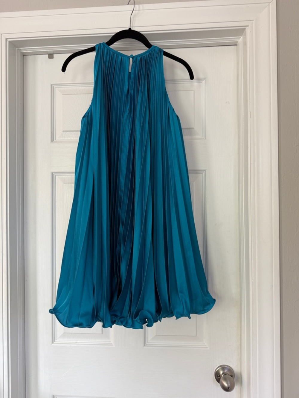 Mac Duggal Pleated Halter Flowy Trapeze Mini Dress - Picture 4 of 5